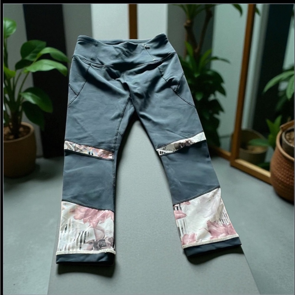 Calia Carrie Underwood Athletic Legging Size XS Floral Trim